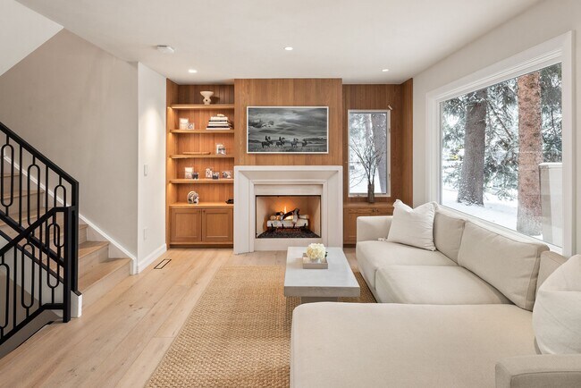 Building Photo - 814 W Bleeker St Rental