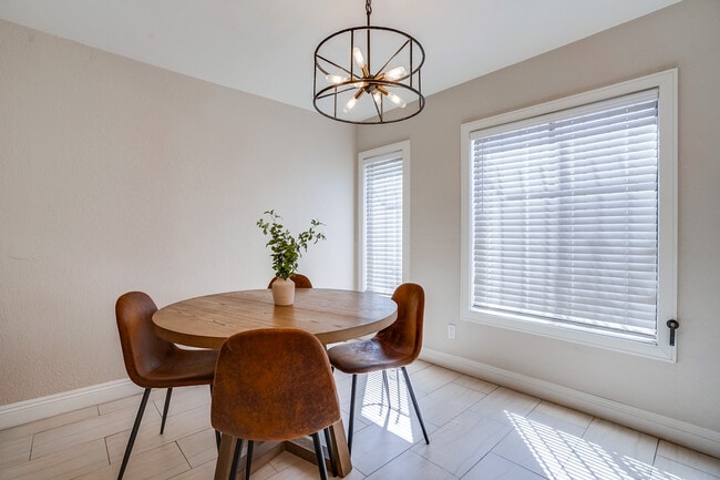 Photo - 9120 Telfair Ave Unidad #15