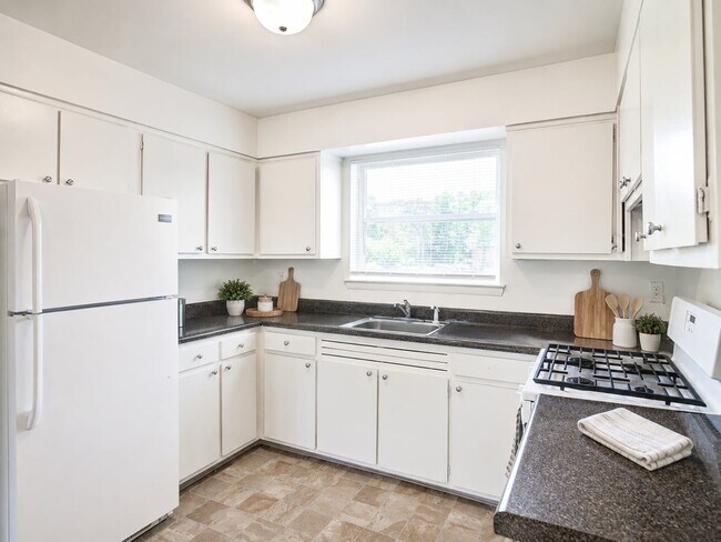 Lakeview Terrace Apartment Homes