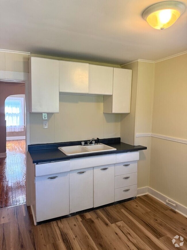 Building Photo - 1126 Nelson St Unit 1126 Rental