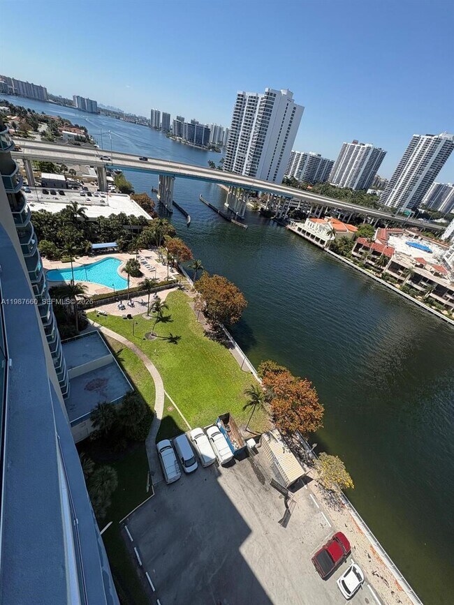19390 Collins Ave Unit 1623