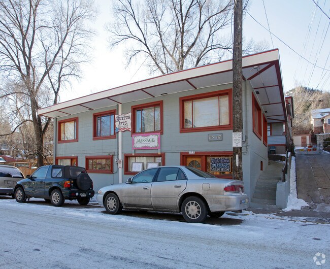 115-117 Ruxton Ave