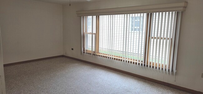 Photo - 10300 Pelham St