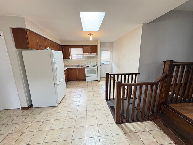 Photo - Fabulous 3 plus Den Single Family Home on East Mountain