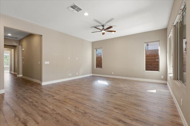 Photo - Lovely Home!