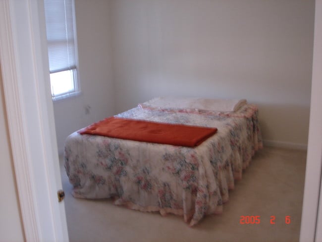 Building Photo - 743 Mill Rd Unit #B Rental