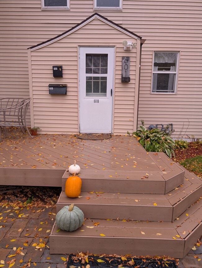 Photo - 601 N Front St