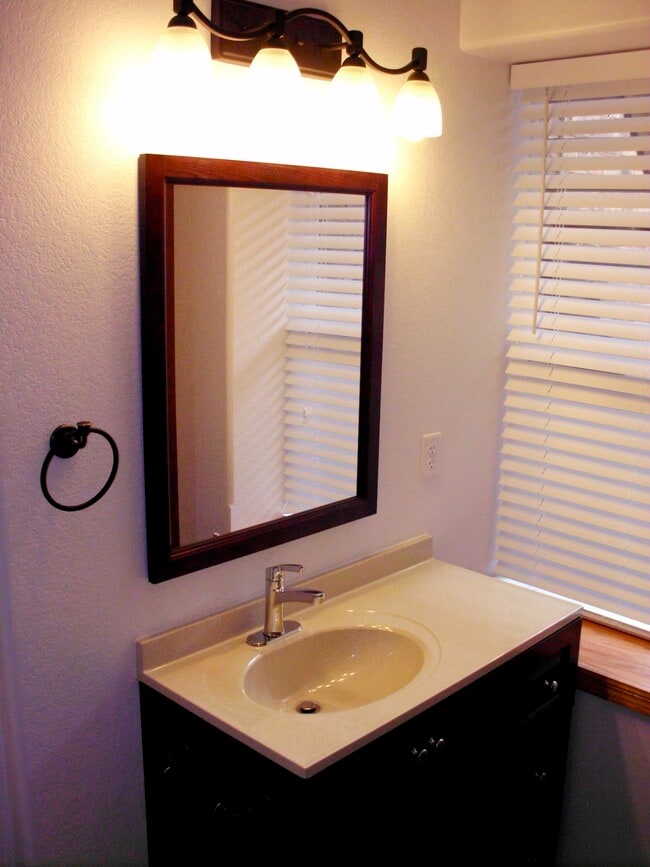 Photo - 1303 E 2nd St Unit 1