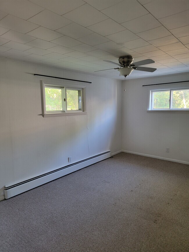 Main Bedroom - 110 W Main St Unit Coach House