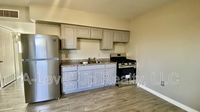 Photo - 5745 S Southland Blvd