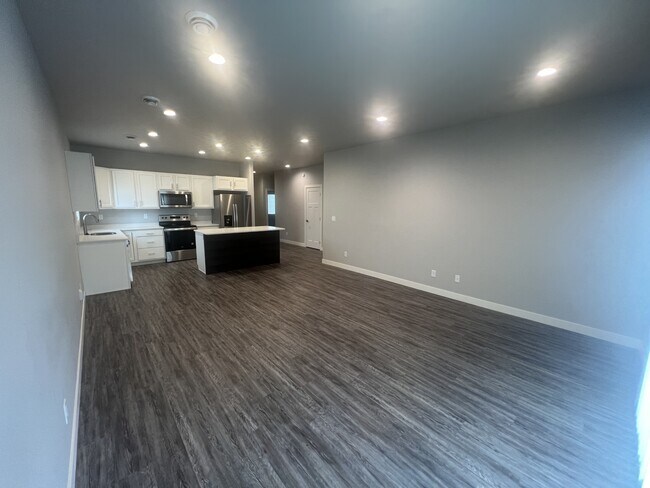 Photo - 6880 68th St S