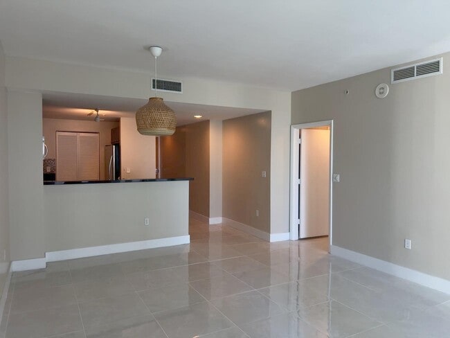 Photo - 253 NE 2nd St