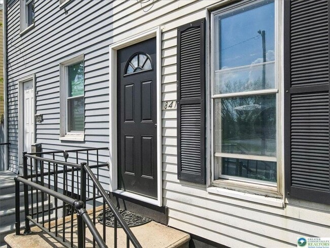 Photo - 841 Jackson St