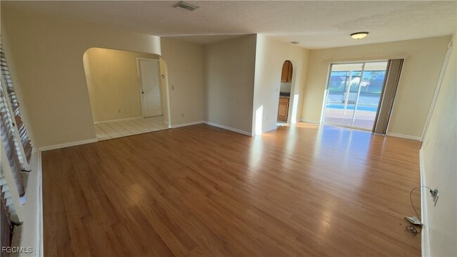Photo - 516 Archer Pkwy W