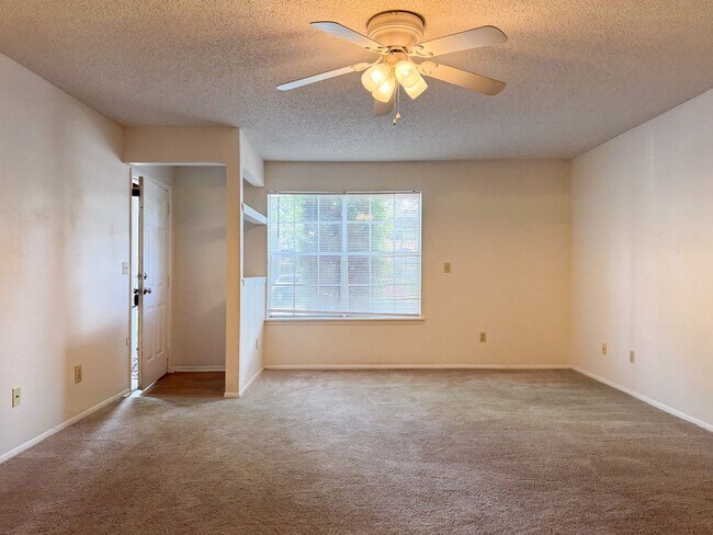 Photo - Manors of Bryn Mawr 2 Bed 2 Bath Condo AVAILABLE NOW!