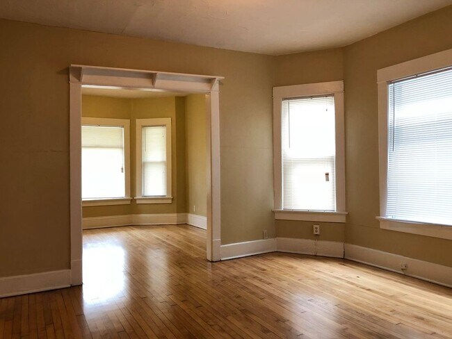 Photo - 3457 N Oakland Ave Unit Lower