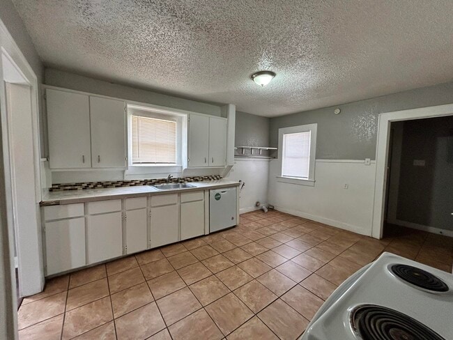 Photo - 2124 20th St