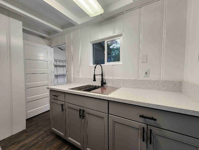 Photo - 825 Sierra Vista Dr