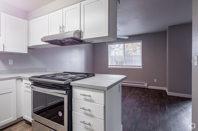 2BR, 2Ba -1000SF
