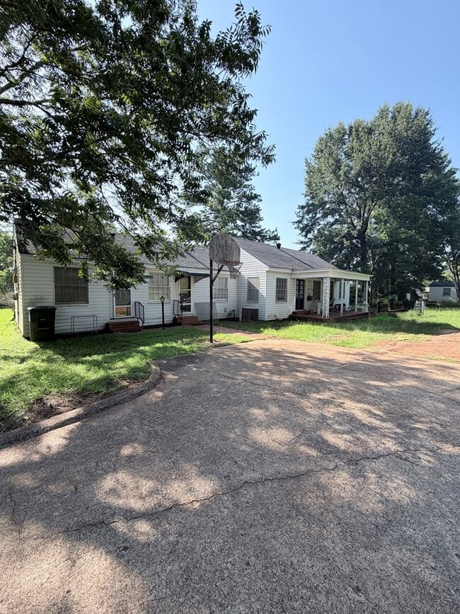 Photo - 2515 N Pecan St