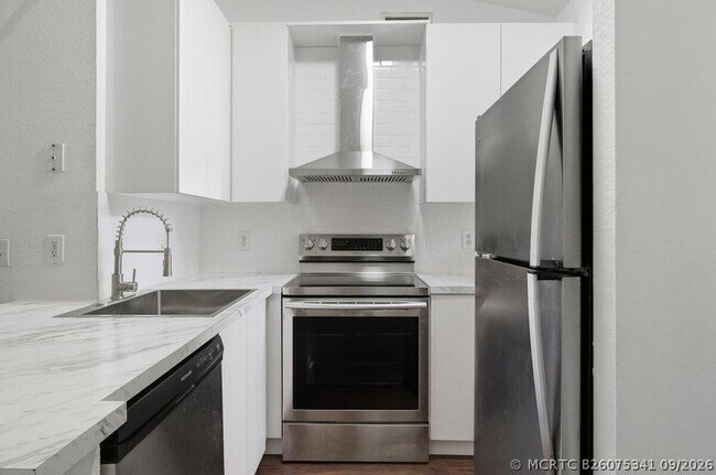 6143 Garden Ct