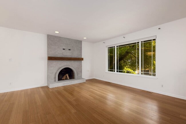 Photo - 7912 NE 130th St