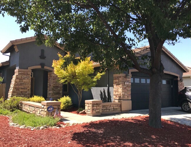 Photo - 1575 Latherton Way House