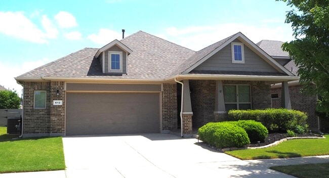 Building Photo - 812 Dove Cv