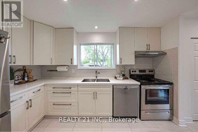 Photo - 812 Sanok Dr