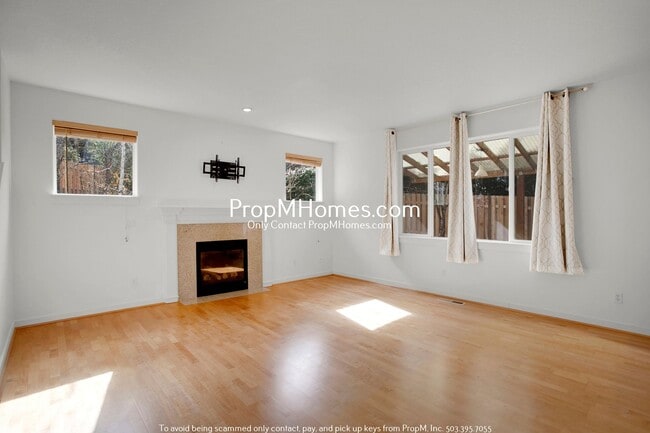 Photo - Spacious Bull Mountain 4 Bedroom Home - Huge Yard!