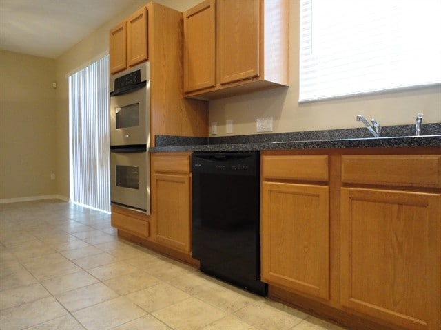Photo - 11112 Silver Fern Way