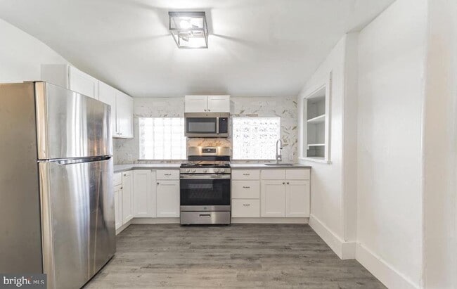 Photo - 321 W Gay St