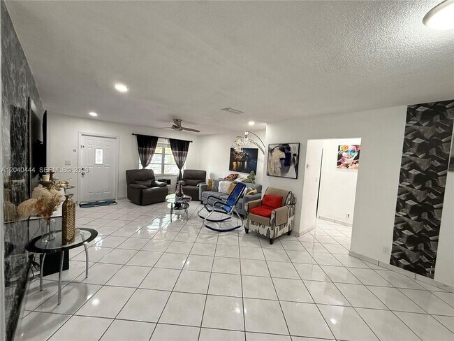 Photo - 8600 NW 57th Ct