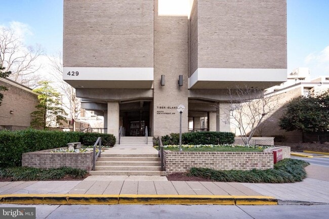 Photo - 429 N St SW Unit 705