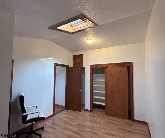 Photo - 425 Amon Terrace