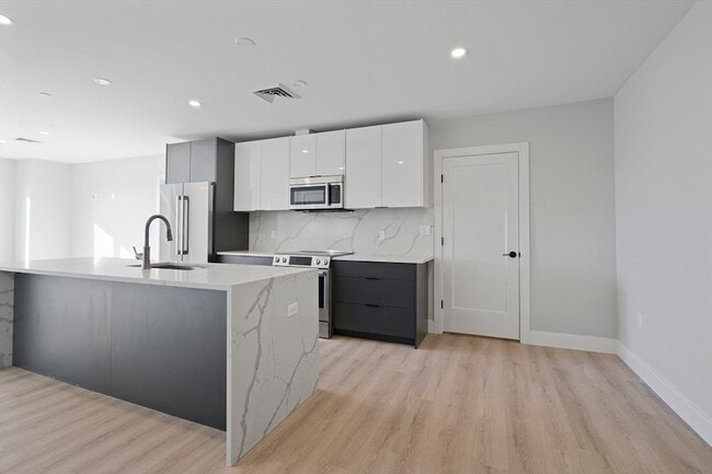 Photo - 25 2nd St Unidad 403