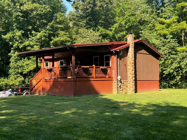 Building Photo - 3 Bedroom 2 Bathroom Home in Greeneville, TN