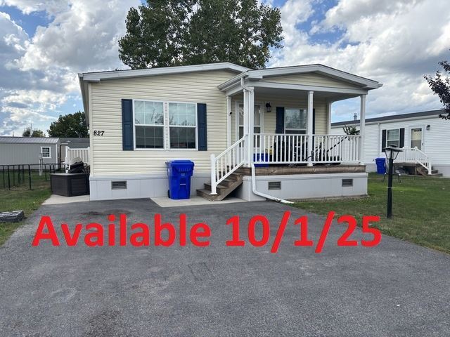 Building Photo - 827 Willowbrook Dr Rental