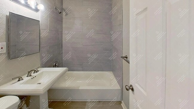 Photo - 5106 Crest Dr