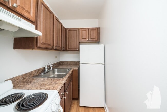 1850 N Humboldt Blvd Unit 104