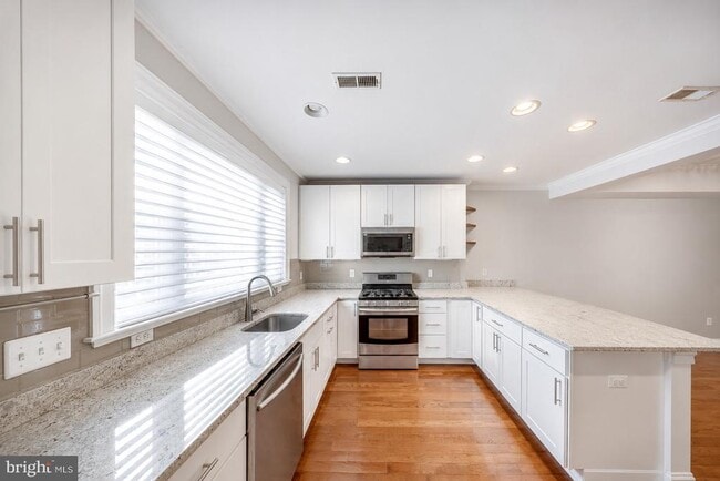 Photo - 1505 Spring Pl NW