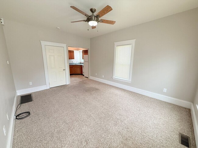 Photo - 315 W Trail St Unit Apt #3