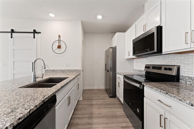 Photo - 697 Stoney Pointe Cir