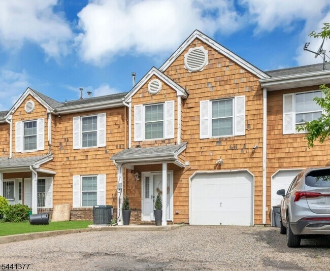 Photo - 19 Delavan Ct