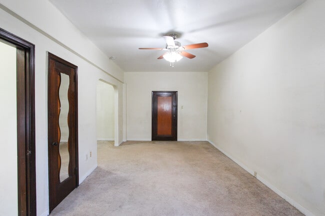 Photo - Brentwood Manor