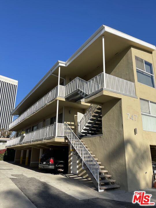 Photo - 747 S Curson Ave Unidad 4 Rental
