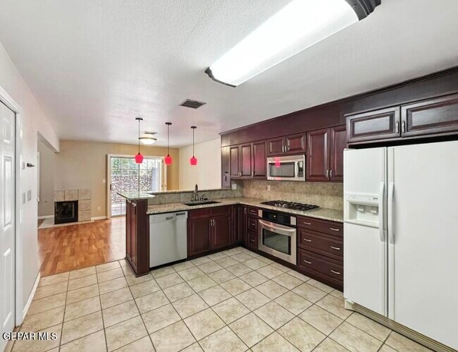 Photo - 3 Stratford Hall Cir Townhome