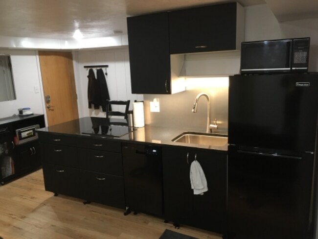 Photo - 1209 B Harney St