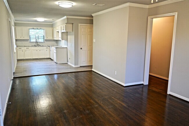 Photo - 2822 Almeda Plaza Dr House