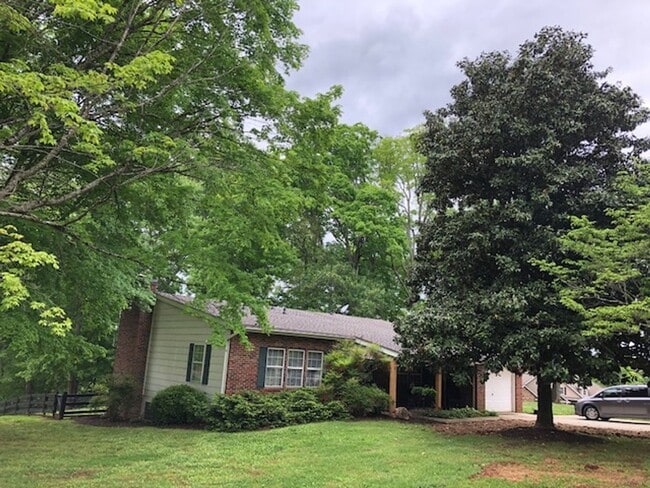 Photo - 3BR/3BA View of Melton Hill Lake in private community